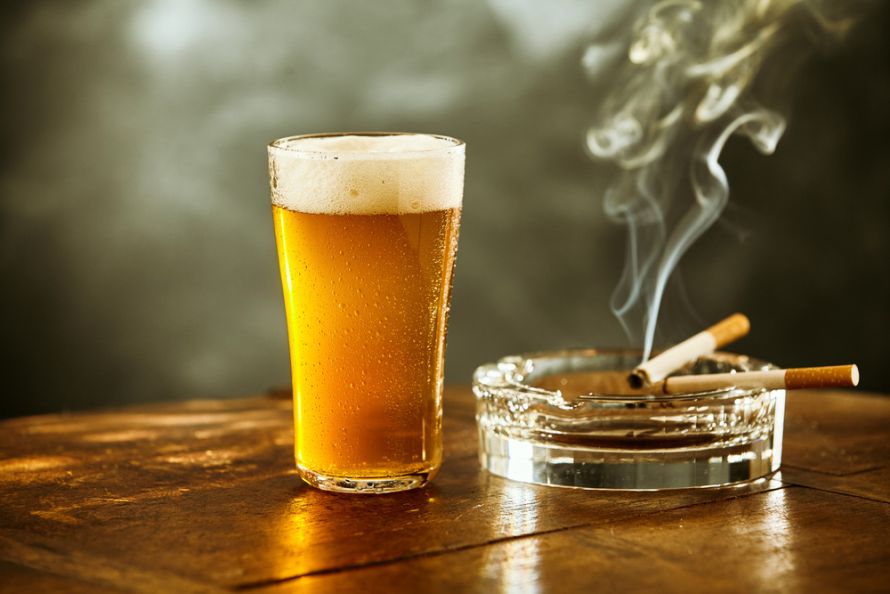 Alkohol und Zigaretten begünstigen Magenerkrankungen